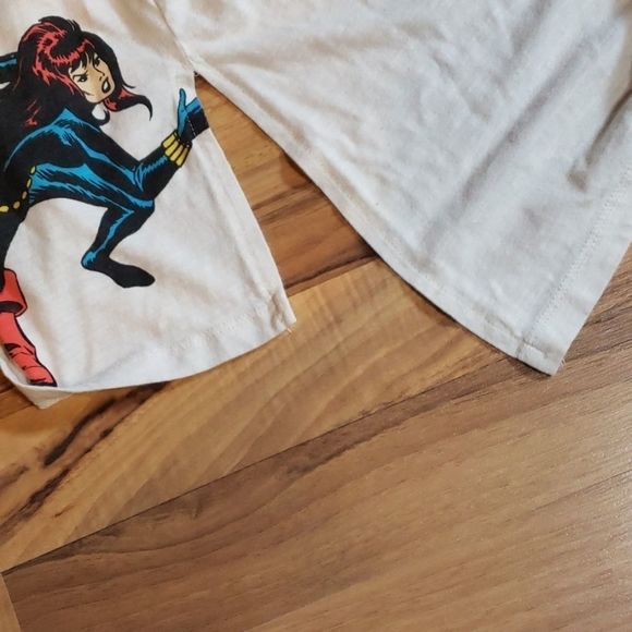 Juniors High-Low Marvel Tee - Picture 3 of 8